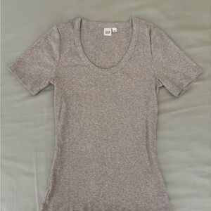 GAP Heather Gray Ribbed Tee